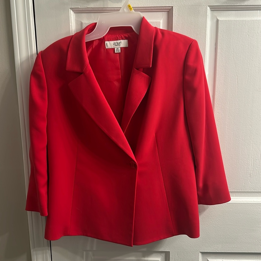 Le Suit Bold Red Single-Button Blazer